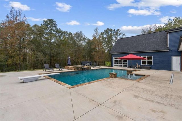 1233 Whooping Creek Road, Carrollton, GA 30116