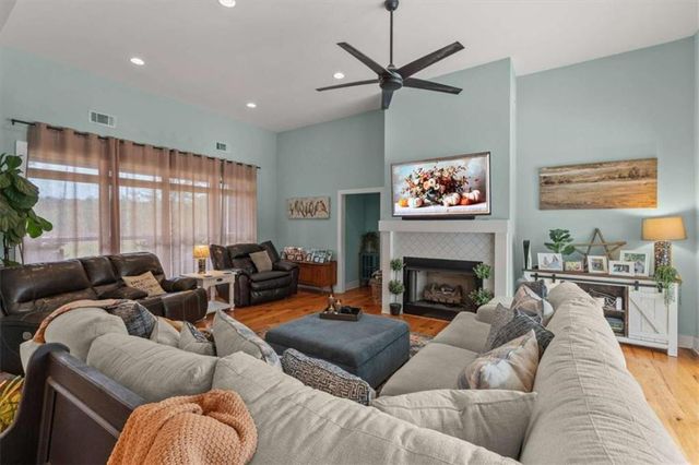 1233 Whooping Creek Road, Carrollton, GA 30116