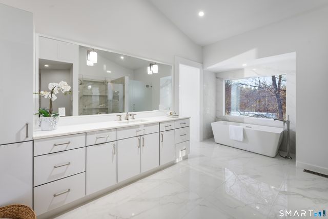 475 Fence Row Drive, Fairfield, CT 06824