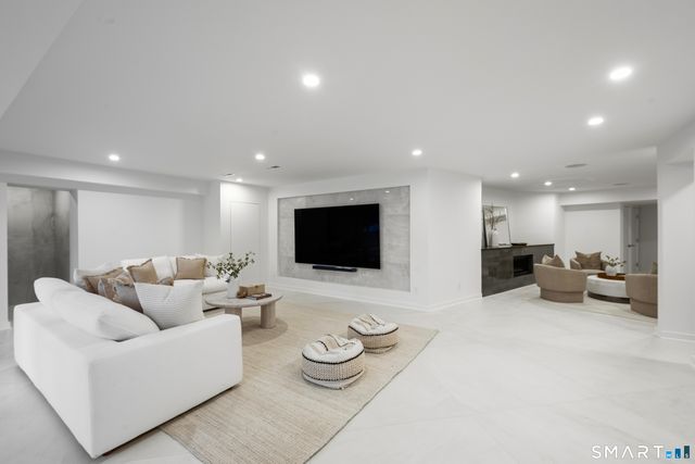 475 Fence Row Drive, Fairfield, CT 06824