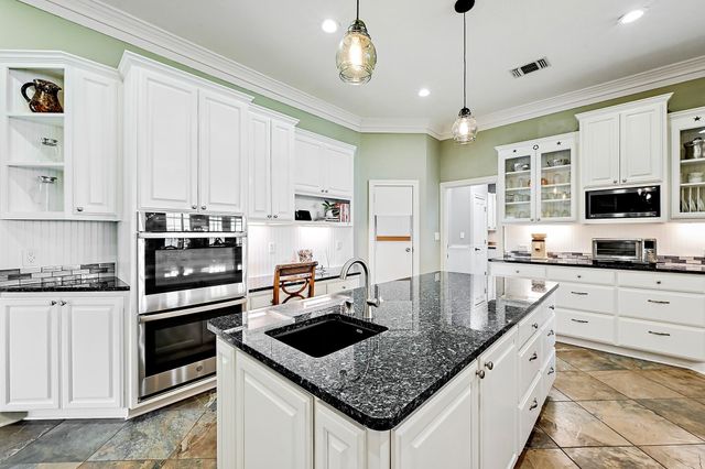 948 Upper Elgin River RD, Elgin, TX 78621
