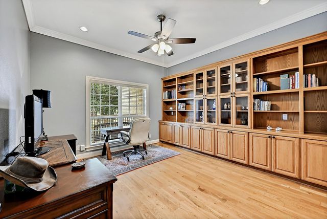 948 Upper Elgin River RD, Elgin, TX 78621