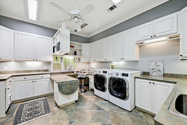 948 Upper Elgin River RD, Elgin, TX 78621