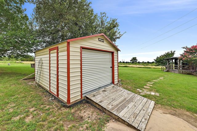 948 Upper Elgin River RD, Elgin, TX 78621