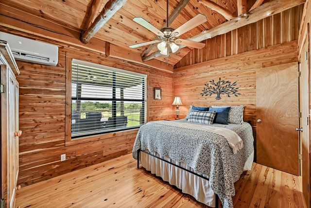 948 Upper Elgin River RD, Elgin, TX 78621