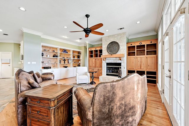 948 Upper Elgin River RD, Elgin, TX 78621
