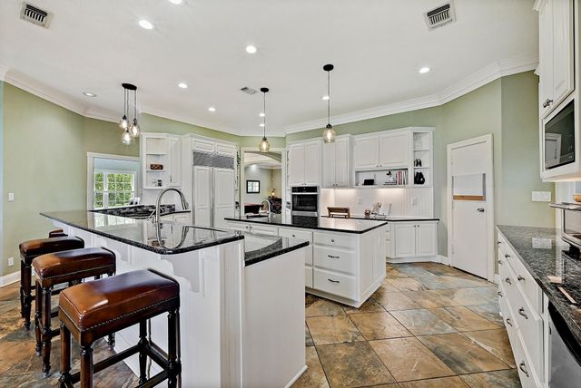 948 Upper Elgin River RD, Elgin, TX 78621