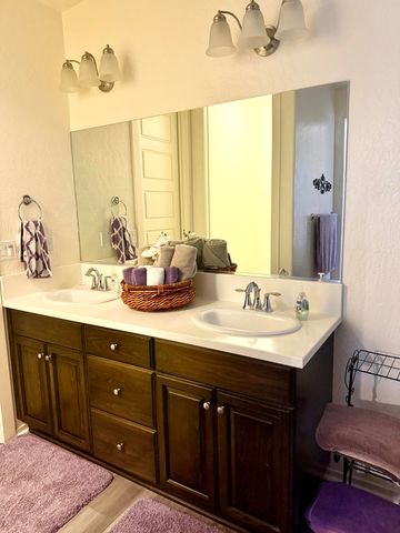 3934 E Willow Avenue, Visalia, CA 93292