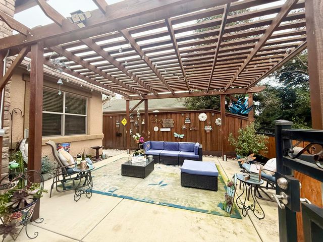 3934 E Willow Avenue, Visalia, CA 93292