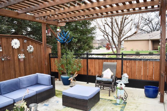 3934 E Willow Avenue, Visalia, CA 93292