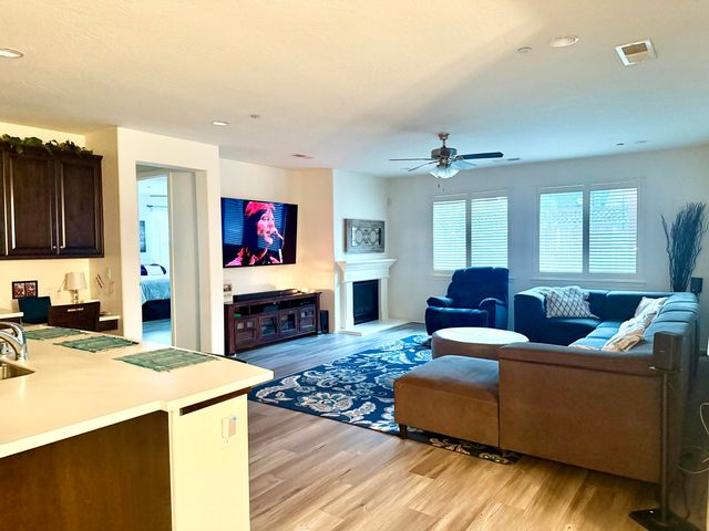 3934 E Willow Avenue, Visalia, CA 93292