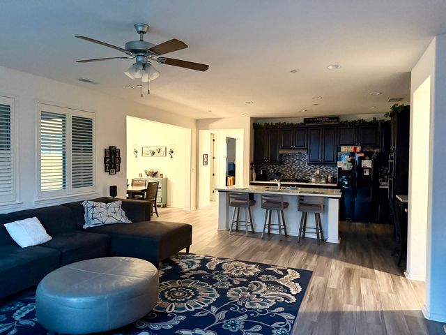 3934 E Willow Avenue, Visalia, CA 93292