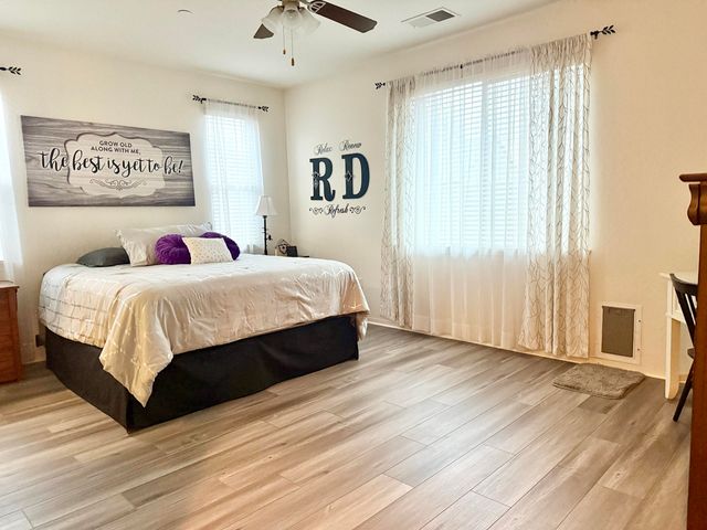 3934 E Willow Avenue, Visalia, CA 93292