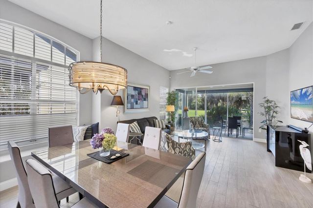 7621 WHITEBRIDGE GLEN, University Park, FL 34201