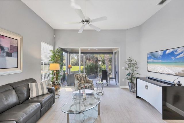 7621 WHITEBRIDGE GLEN, University Park, FL 34201