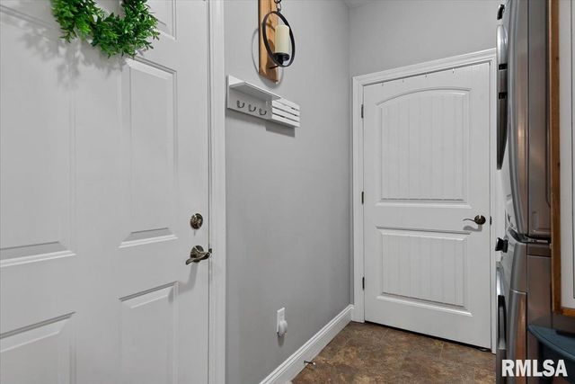 4800 LONGFELLOW Drive, Springfield, IL 62711