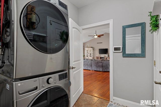 4800 LONGFELLOW Drive, Springfield, IL 62711