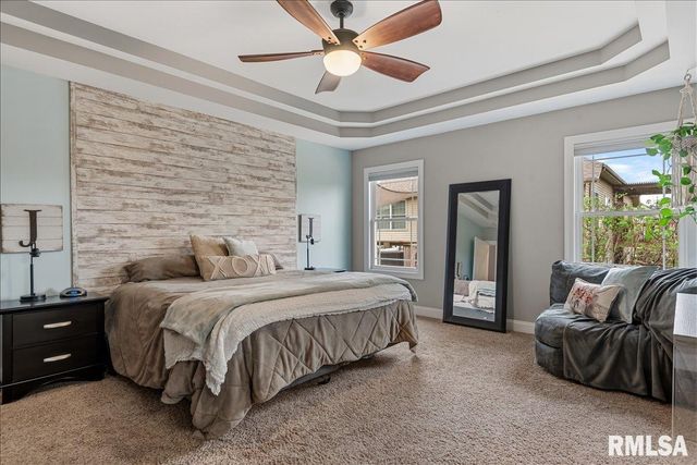 4800 LONGFELLOW Drive, Springfield, IL 62711