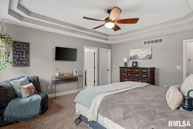 4800 LONGFELLOW Drive, Springfield, IL 62711