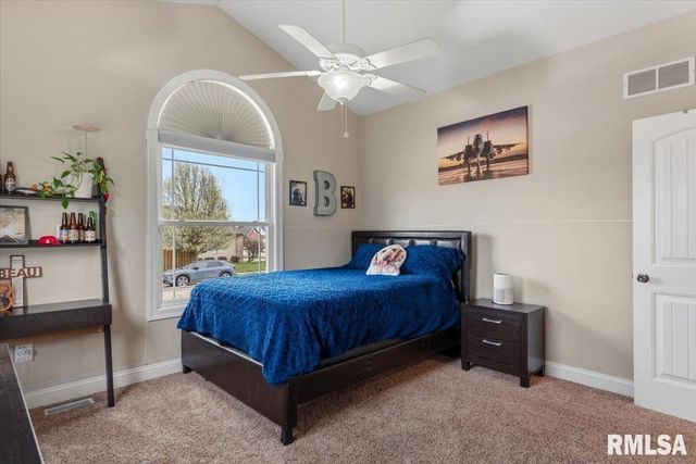 4800 LONGFELLOW Drive, Springfield, IL 62711