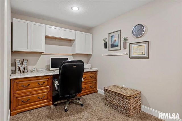 4800 LONGFELLOW Drive, Springfield, IL 62711