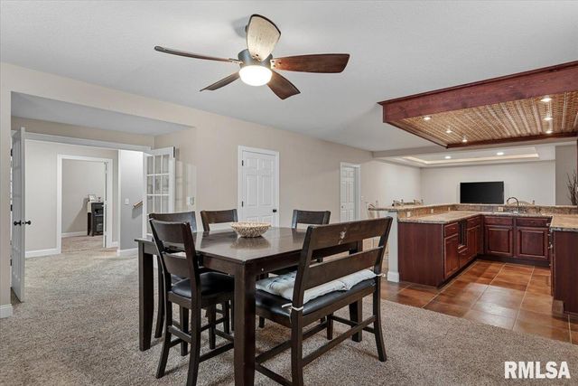 4800 LONGFELLOW Drive, Springfield, IL 62711