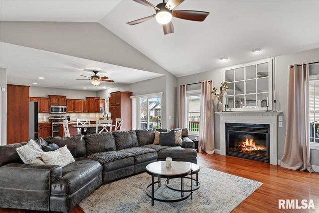 4800 LONGFELLOW Drive, Springfield, IL 62711