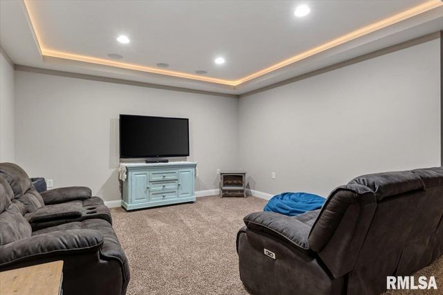 4800 LONGFELLOW Drive, Springfield, IL 62711