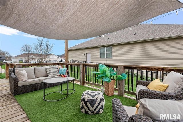 4800 LONGFELLOW Drive, Springfield, IL 62711