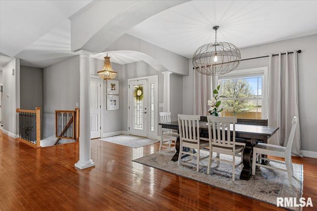 4800 LONGFELLOW Drive, Springfield, IL 62711