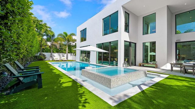 254 NE 4th Street, Boca Raton, FL 33432