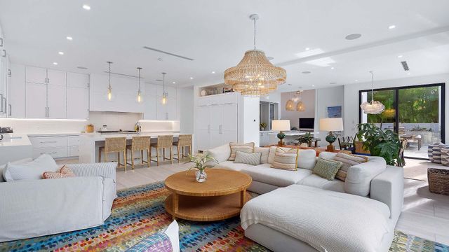254 NE 4th Street, Boca Raton, FL 33432