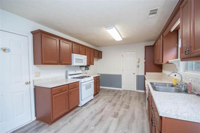 115 Oakview Trace, Fayetteville, GA 30215
