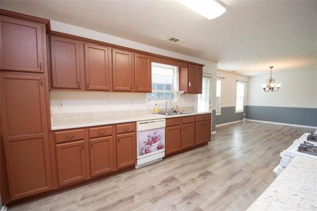 115 Oakview Trace, Fayetteville, GA 30215