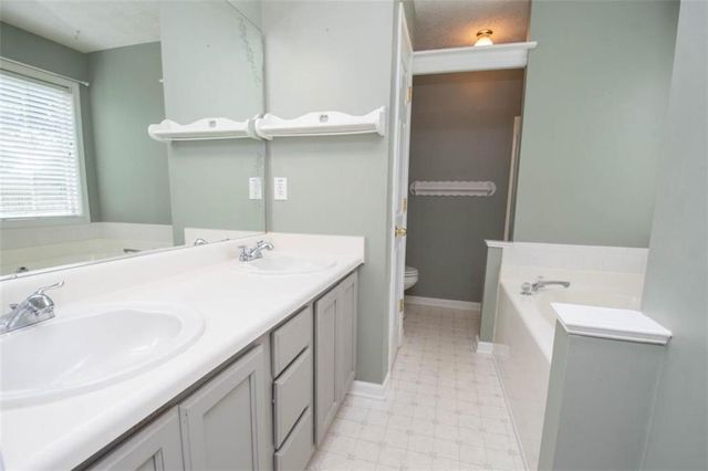 115 Oakview Trace, Fayetteville, GA 30215