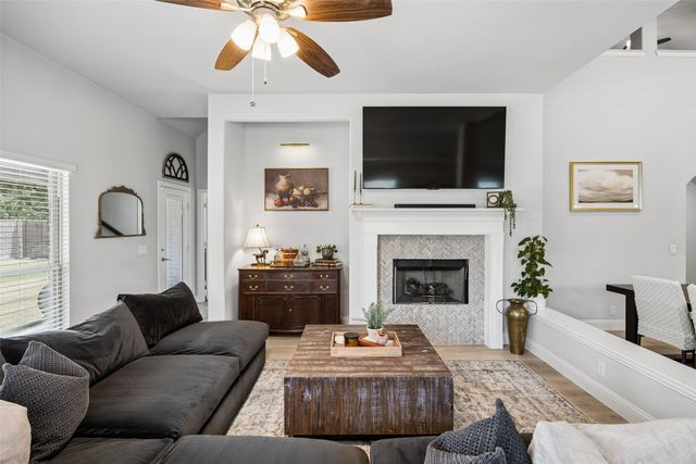 813 Lake Cove Drive, Little Elm, TX 75068