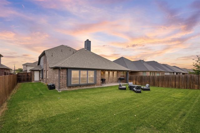 813 Lake Cove Drive, Little Elm, TX 75068