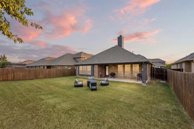 813 Lake Cove Drive, Little Elm, TX 75068