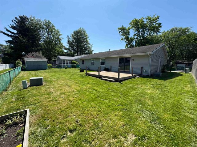 1957 Broadford Drive, South Bend, IN 46614