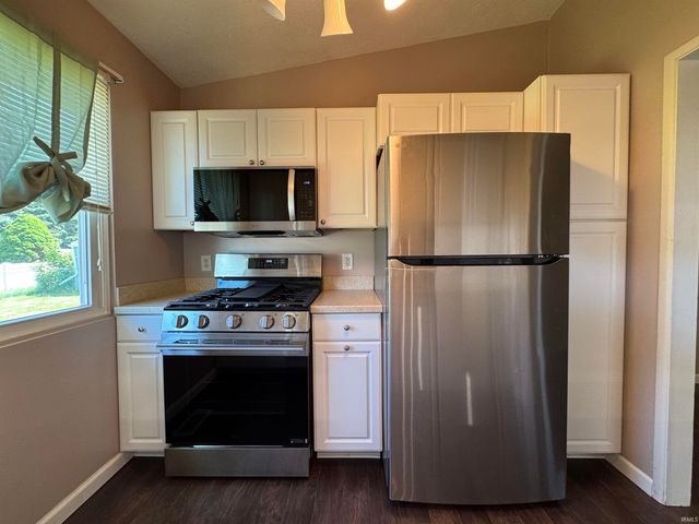 1957 Broadford Drive, South Bend, IN 46614