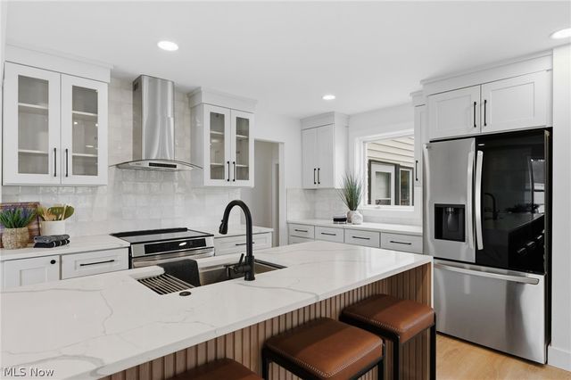 20200 Kramer Drive, Rocky River, OH 44116