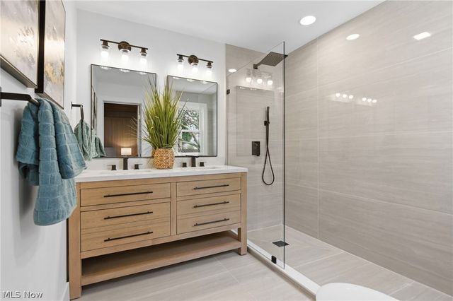 20200 Kramer Drive, Rocky River, OH 44116