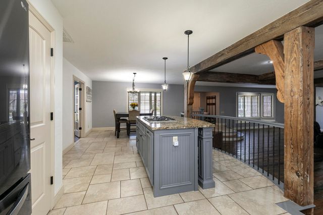 1202 W Glen Oaks Drive, Nixa, MO 65714