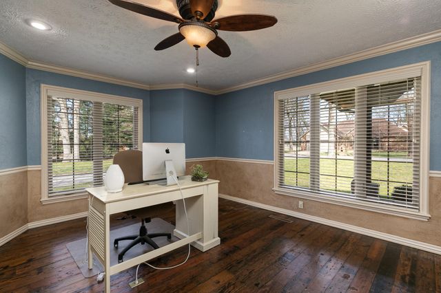 1202 W Glen Oaks Drive, Nixa, MO 65714