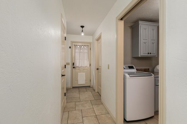 1202 W Glen Oaks Drive, Nixa, MO 65714