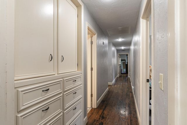 1202 W Glen Oaks Drive, Nixa, MO 65714