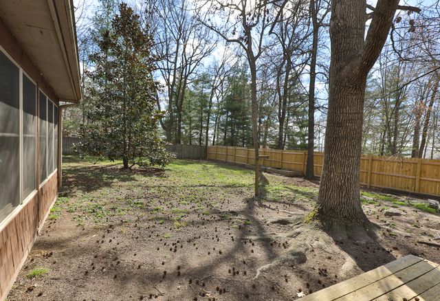 1202 W Glen Oaks Drive, Nixa, MO 65714