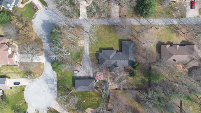 1202 W Glen Oaks Drive, Nixa, MO 65714