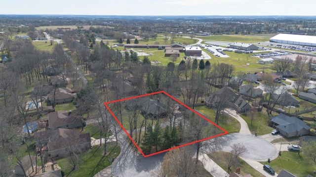 1202 W Glen Oaks Drive, Nixa, MO 65714