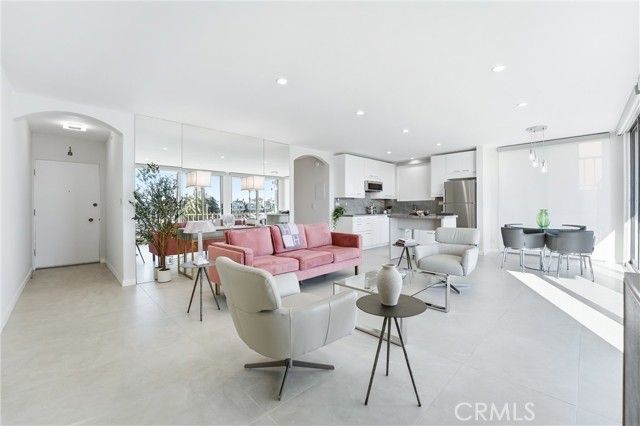 383 Bay Shore 203, Long Beach, CA 90803